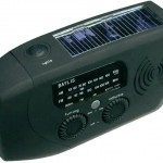 Radio solar cu dinam si iluminare FreePlay