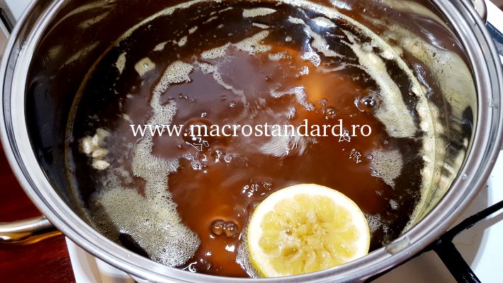 Compozitia fierbe pana se ingroasa