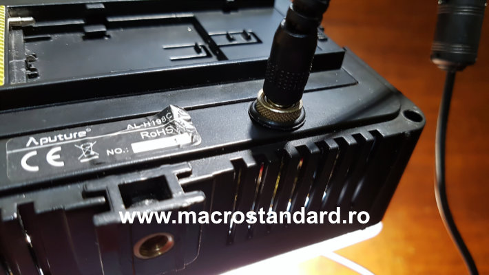 Lampa LED Aputure Amaran AL-H198C cu mufa de alimentare