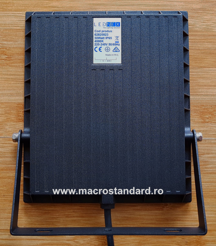 Lampa cu LED-uri ieftina