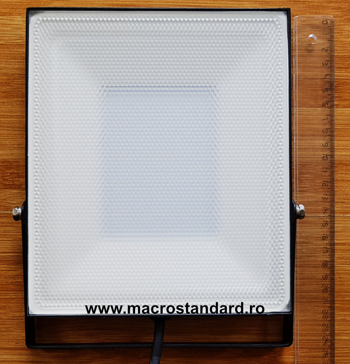 Lampa cu LED-uri pentru exterior - proiector
