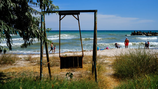 Cum arata plaja din statiunea Cap Aurora ziua si noaptea. Cel mai slab film facut de noi la mare!