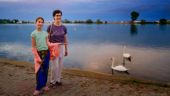 Mare, Lac cu Lebede si Gunoaie pe margine - combinatia perfecta pentru o poza de vacanta!