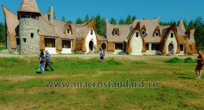 Castelul de Lut Valea Zanelor din Porumbacu de Sus