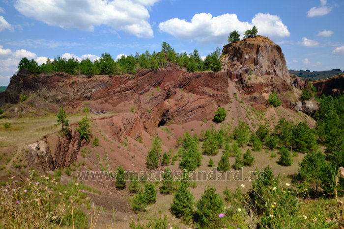 Geoparcul Carpaterra - Vulcanul Stins - (Geositul Dealul Heghes)